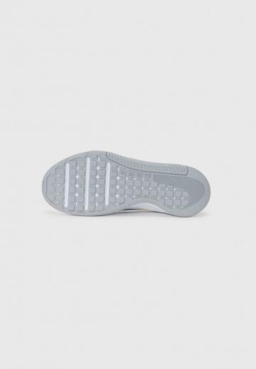 Тренировочные кроссовки