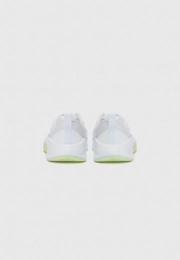 Тренировочные кроссовки