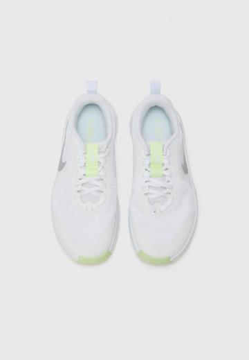 Тренировочные кроссовки