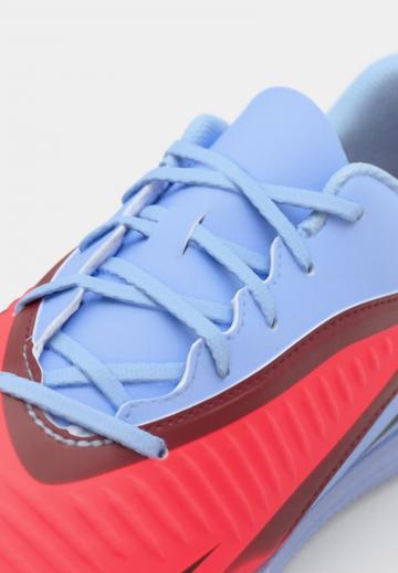 Футбольные бутсы