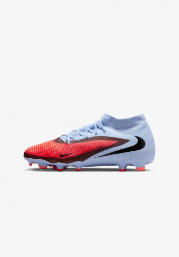 Футбольные бутсы