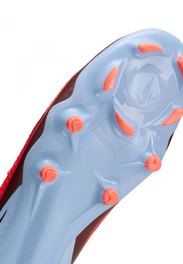 Футбольные бутсы