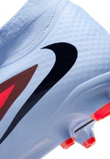 Футбольные бутсы