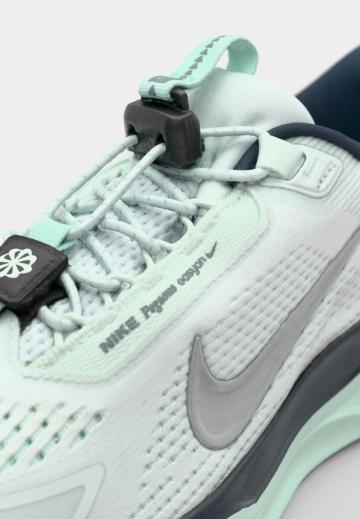 Беговые кроссовки