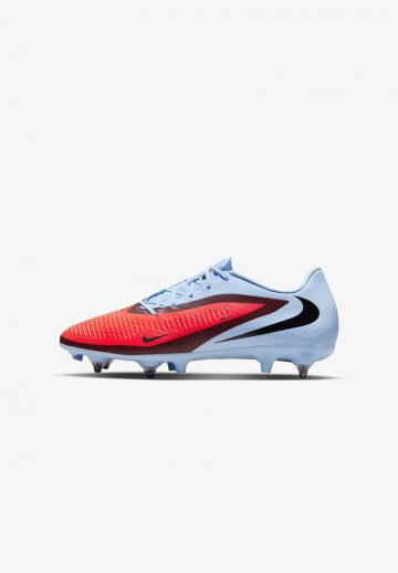 Футбольные бутсы