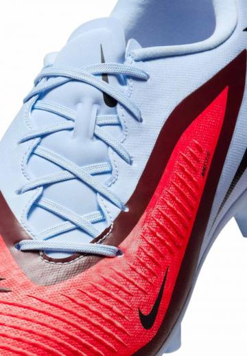 Футбольные бутсы