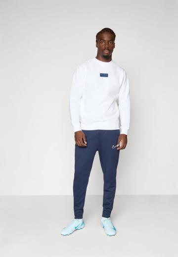 Спортивная кофта