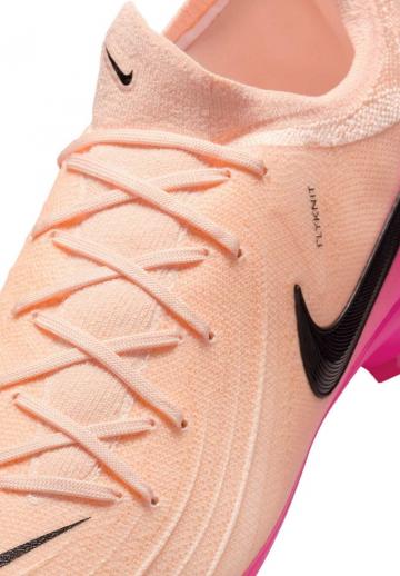 Футбольные бутсы