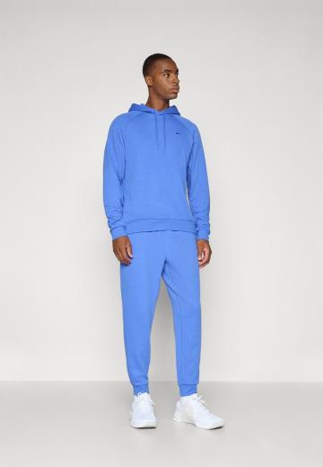 Спортивная кофта