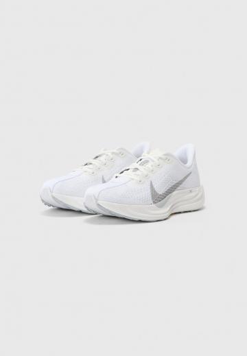 Беговые кроссовки