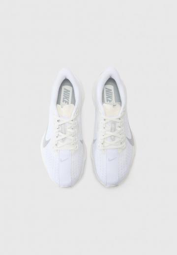 Беговые кроссовки