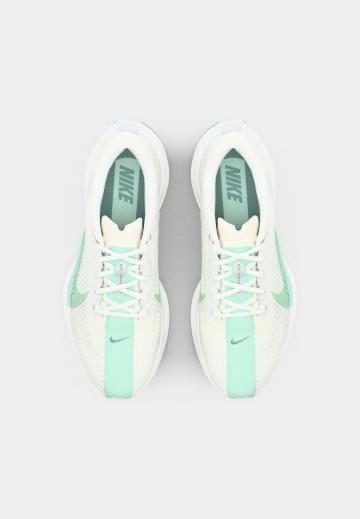 Беговые кроссовки