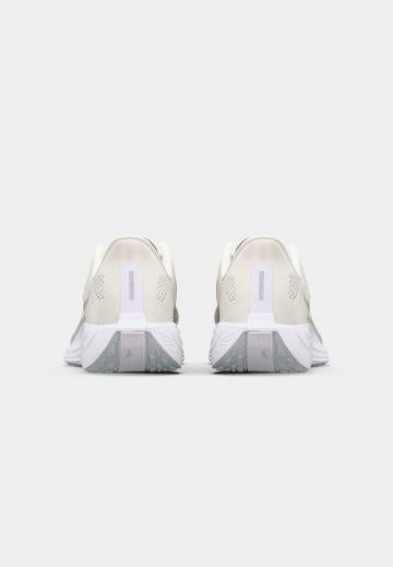 Беговые кроссовки