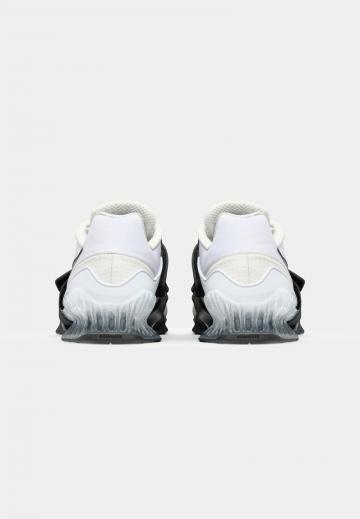 Тренировочные кроссовки