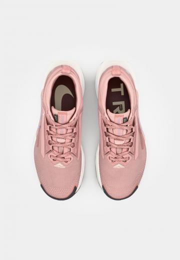 Беговые кроссовки