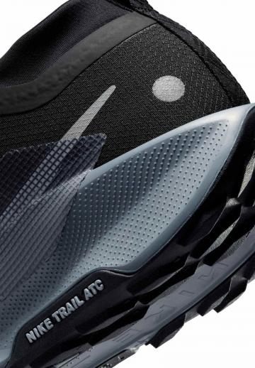 Беговые кроссовки