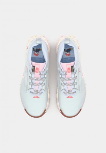 Беговые кроссовки