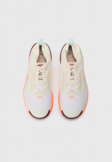 Беговые кроссовки