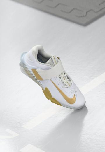 Тренировочные кроссовки