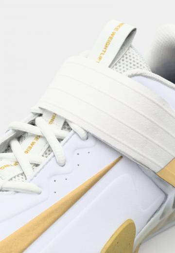 Тренировочные кроссовки