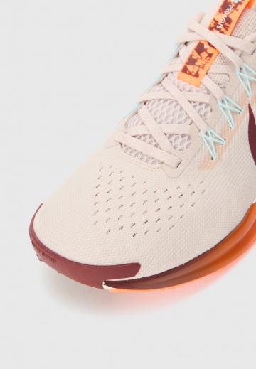 Беговые кроссовки