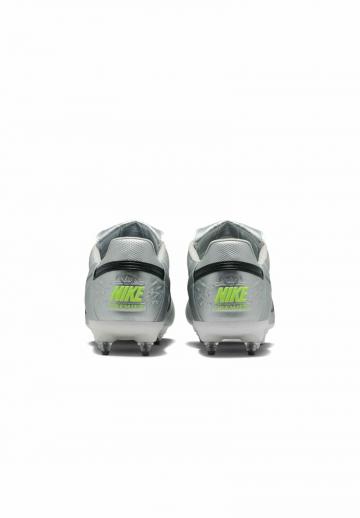 Футбольные бутсы