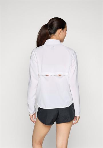 Спортивная куртка