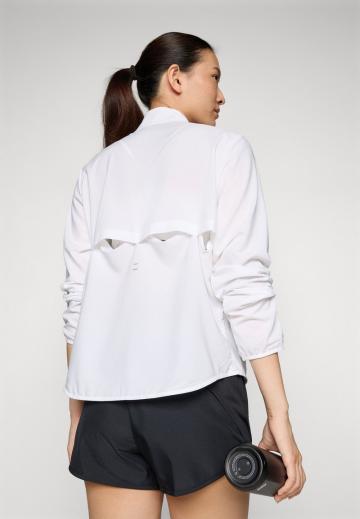 Спортивная куртка