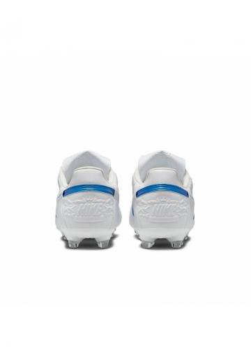 Футбольные бутсы