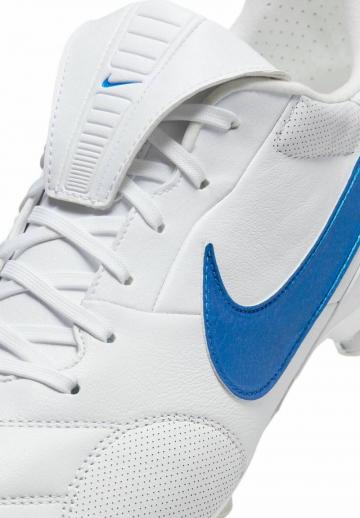 Футбольные бутсы