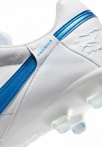 Футбольные бутсы