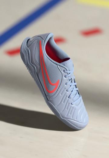 Футбольные бутсы