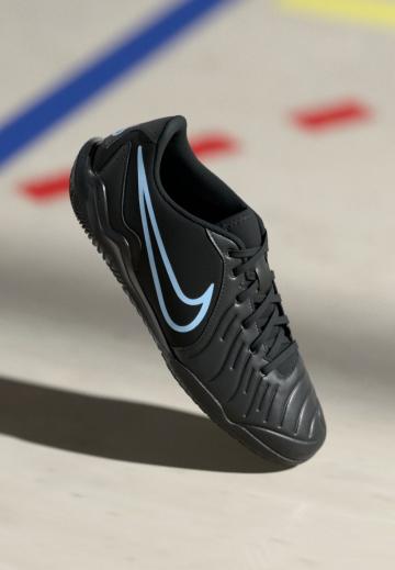 Футбольные бутсы