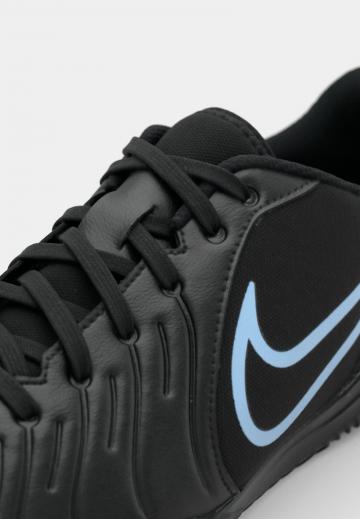 Футбольные бутсы