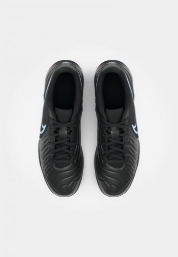 Футбольные бутсы