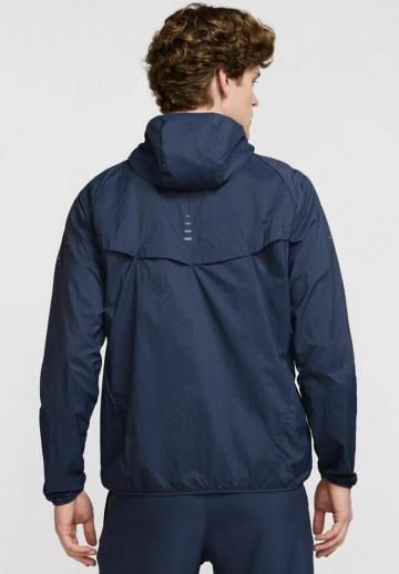 Спортивная куртка