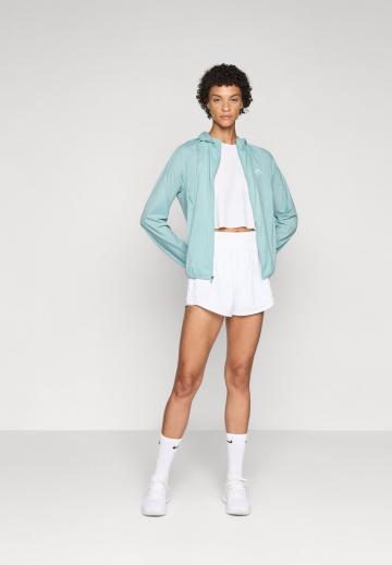 Спортивная куртка