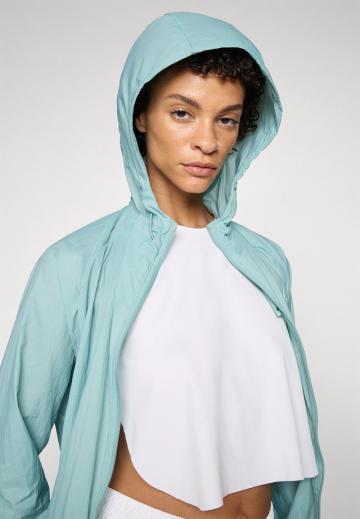 Спортивная куртка