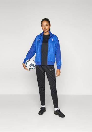 Спортивная куртка