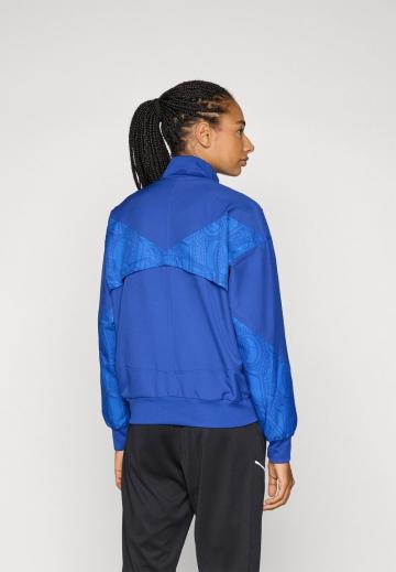 Спортивная куртка