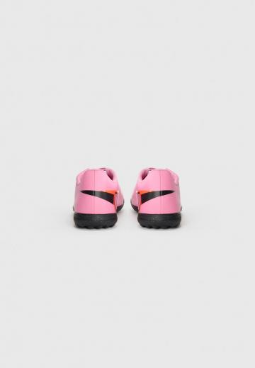 Футбольные бутсы