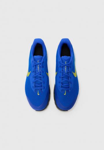 Теннисные кроссовки