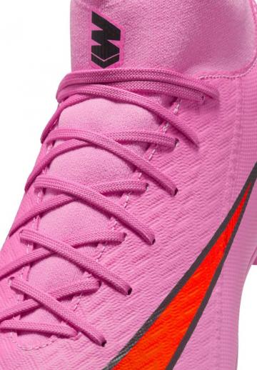 Футбольные бутсы