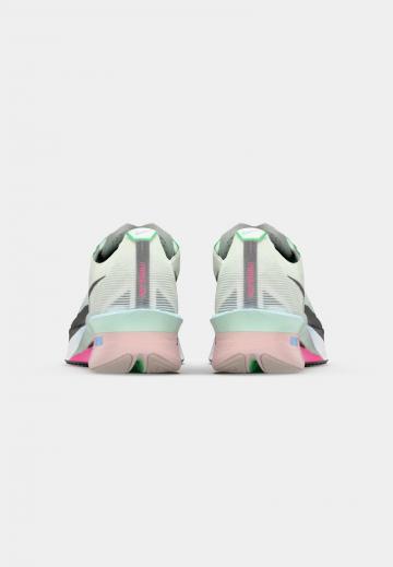 Беговые кроссовки