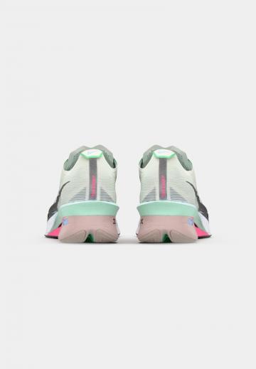 Беговые кроссовки