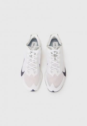 Беговые кроссовки