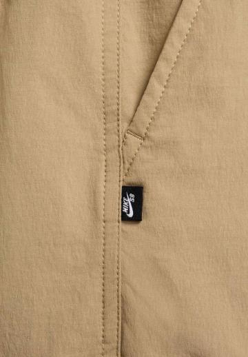 Брюки с накладными карманами