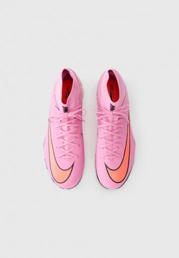 Футбольные бутсы