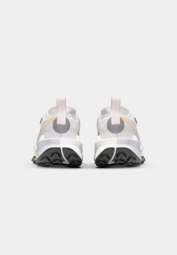 Беговые кроссовки