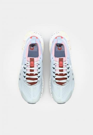 Беговые кроссовки